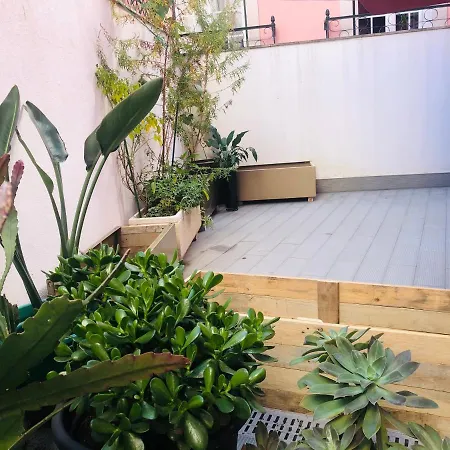 Lägenhet Sweet With Terrace In *