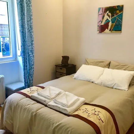 Sweet With Terrace In * Lisboa